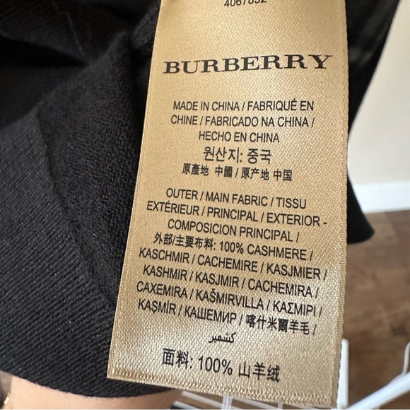 NWT Burberry cashmere black sweater collegiate elbow check patch - Picture 3 of 5